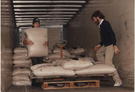 Unloading delivery of bagged malt